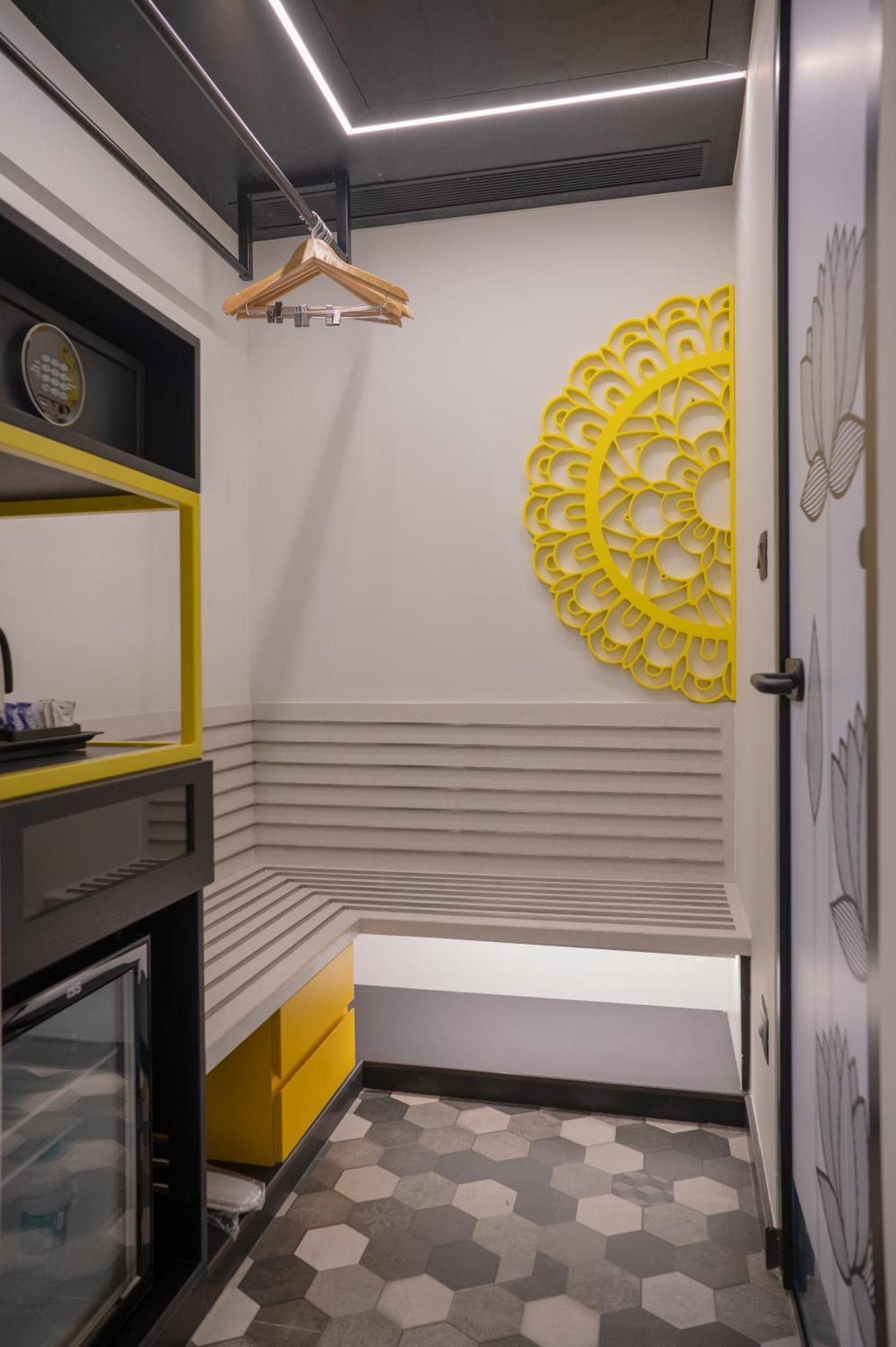 Zibe Luxe Kakinada By Grt Hotels Exterior photo
